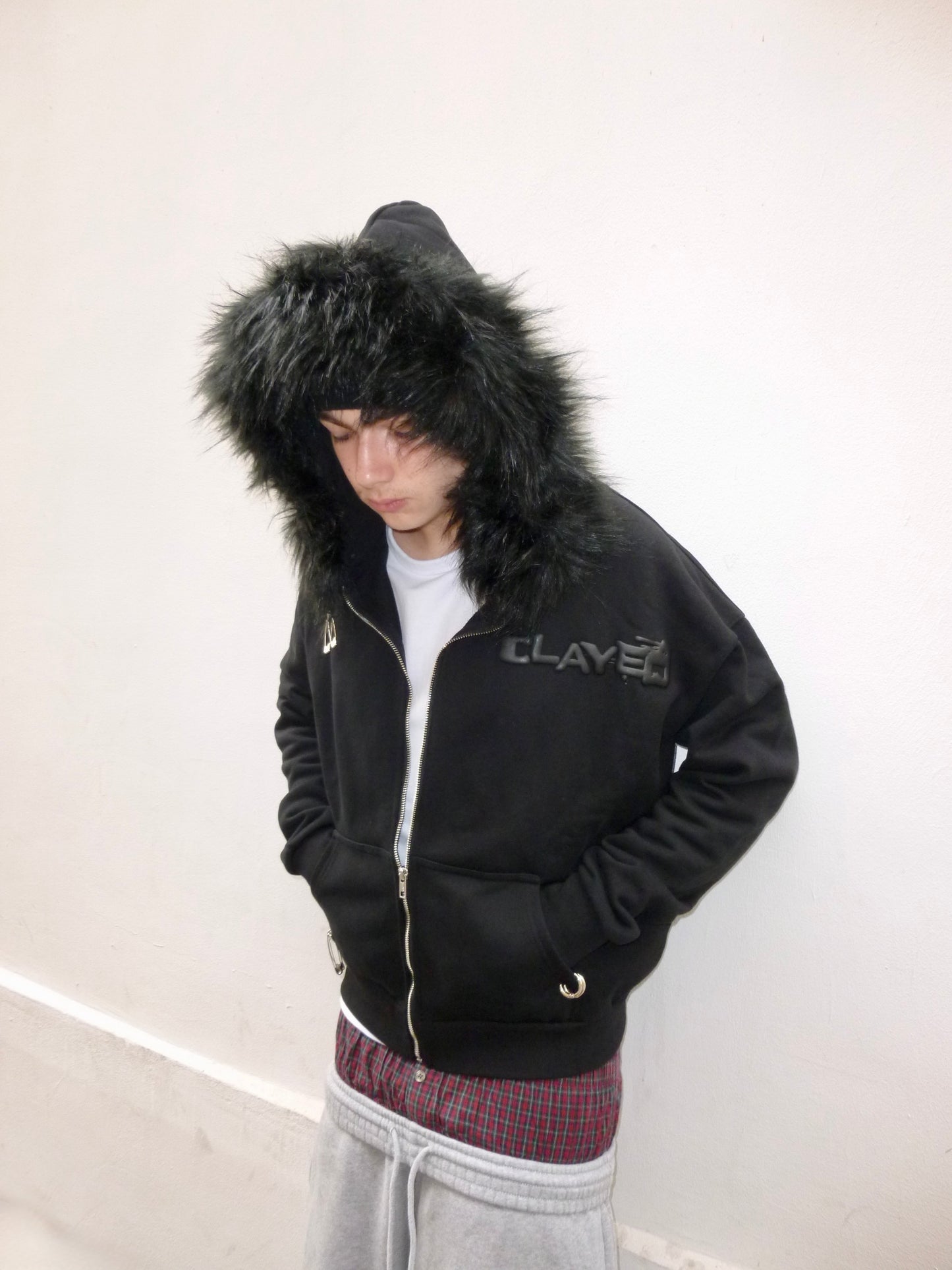 Clayed fur zip